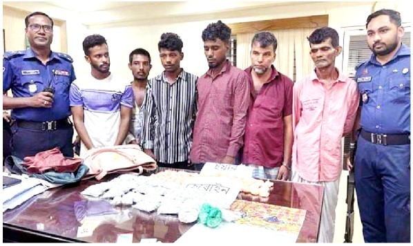 বিপুল পরিমাণ ইয়াবা-হেরোইনসহ ৬ মাদক কারবারি আটক